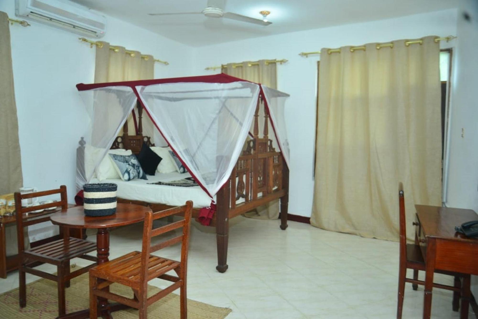 La Neisha Hotel Zanzibar Buitenkant foto
